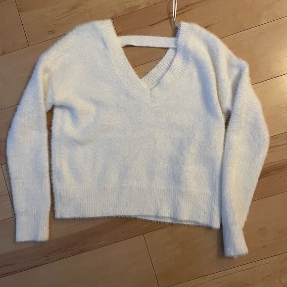 Jessica Simpson Crop Sweater NWOT - Picture 3 of 3